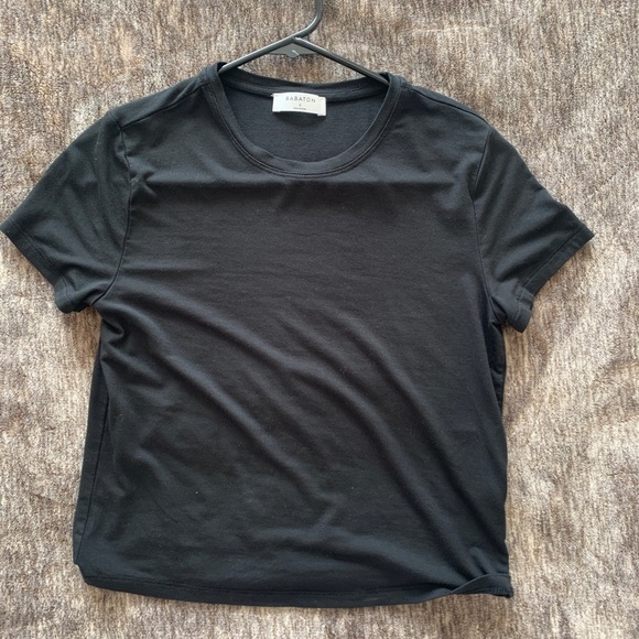 Aritzia T-shirt - Picture 1 of 3